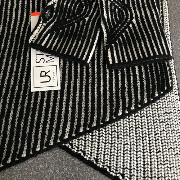 UR Mobility scarf and fingerless gloves set - Picture 2 of 4